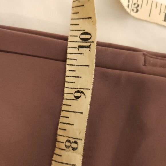 Lululemon Womens 6 Burgundy Mesh In Motion Crop Yoga Capri Leggings - Picture 7 of 8